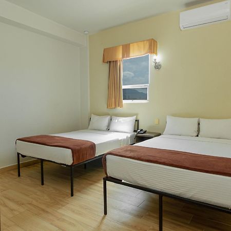 Hotel Plaza Del Arco Express Monterrey Ngoại thất bức ảnh