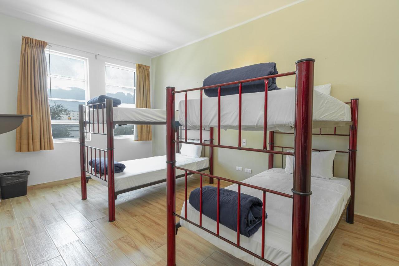 Hotel Plaza Del Arco Express Monterrey Ngoại thất bức ảnh