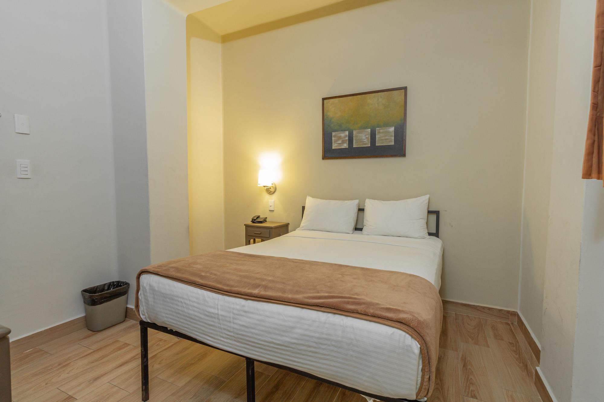 Hotel Plaza Del Arco Express Monterrey Ngoại thất bức ảnh