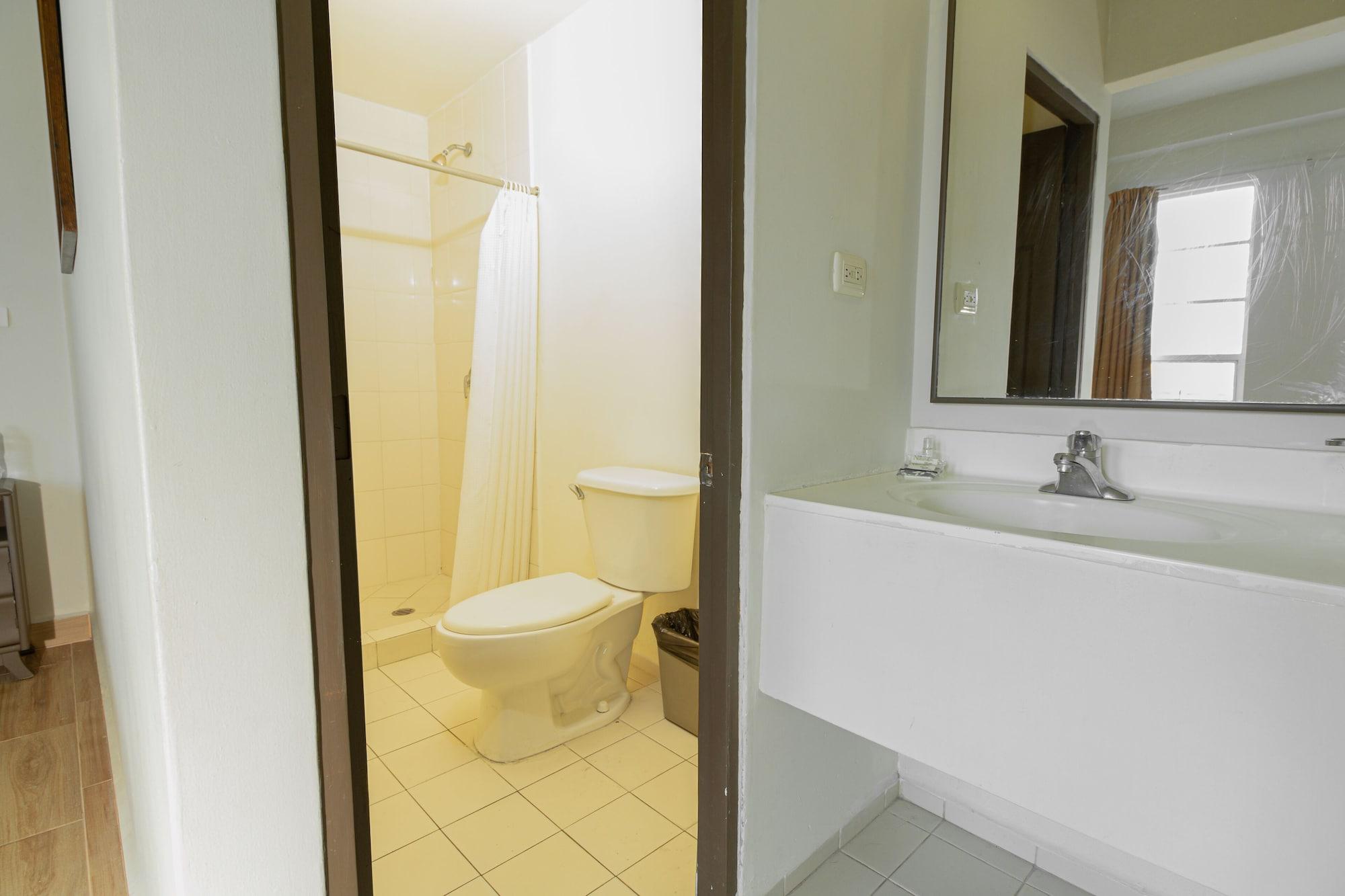 Hotel Plaza Del Arco Express Monterrey Ngoại thất bức ảnh