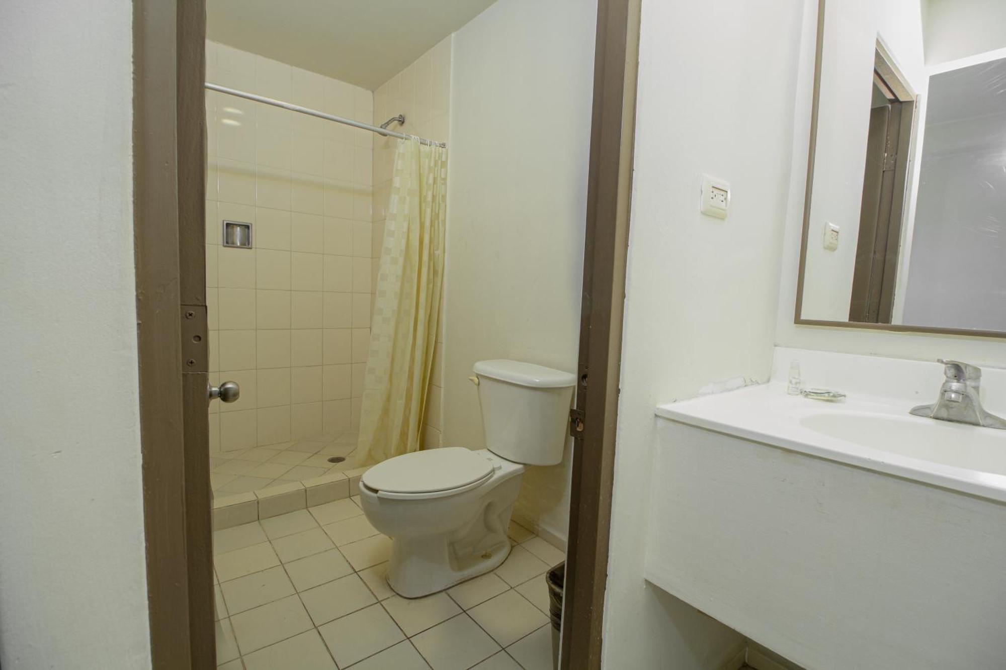 Hotel Plaza Del Arco Express Monterrey Ngoại thất bức ảnh