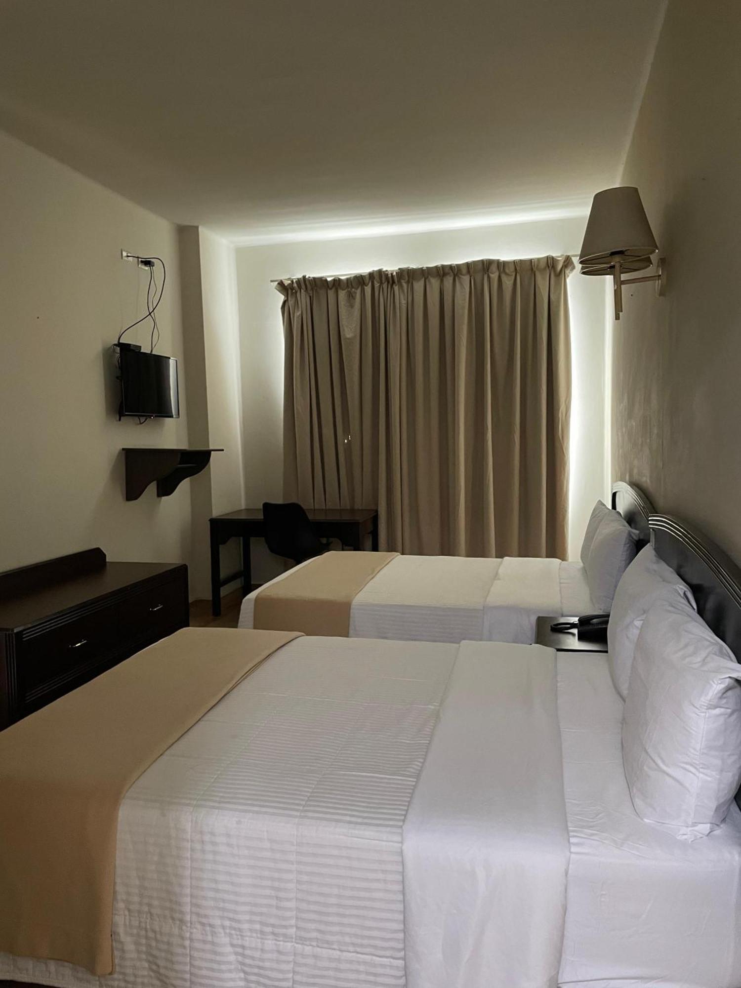 Hotel Plaza Del Arco Express Monterrey Ngoại thất bức ảnh