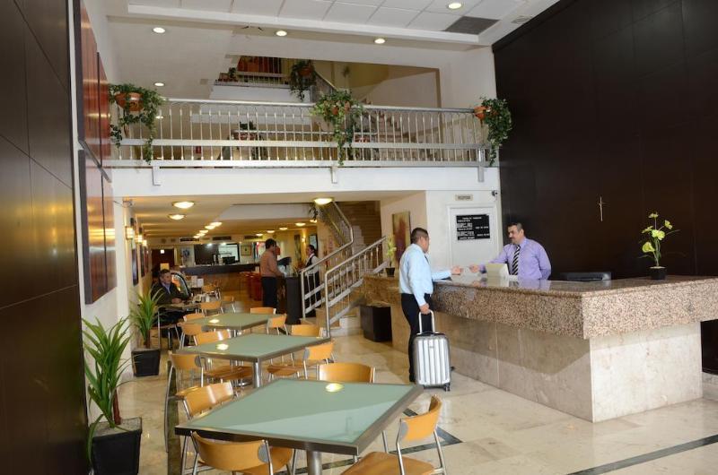 Hotel Plaza Del Arco Express Monterrey Ngoại thất bức ảnh