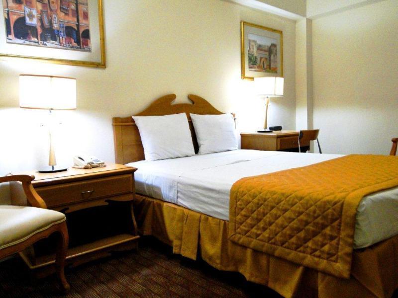 Hotel Plaza Del Arco Express Monterrey Ngoại thất bức ảnh