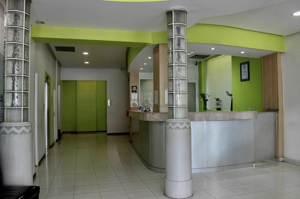 Hotel Plaza Del Arco Express Monterrey Ngoại thất bức ảnh
